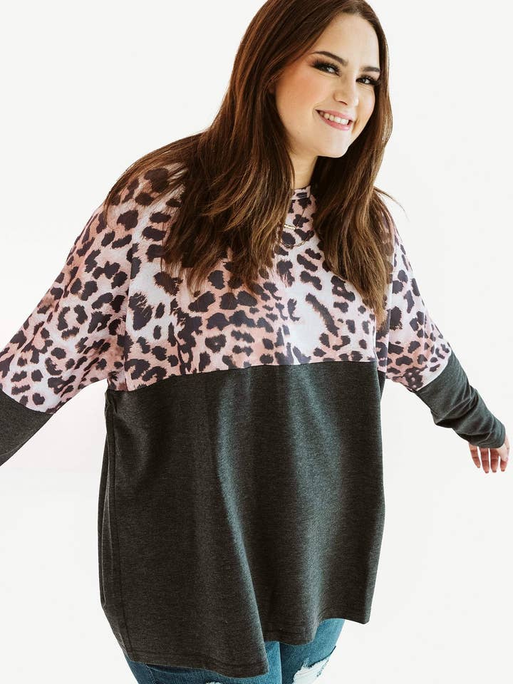 Haut Calm Visions | Top Modern Plus Size pour la vente par Glitzy Girlz