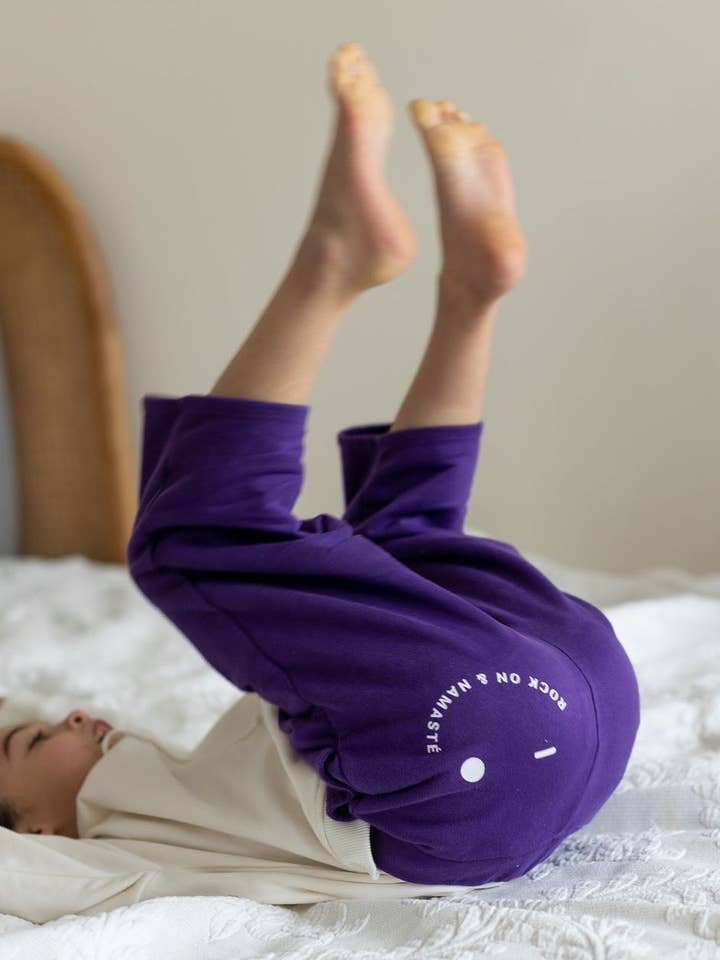 Rock on & Namasté Sweat-Culotte Kids - Lila für den Großhandel von Rock on and Namaste