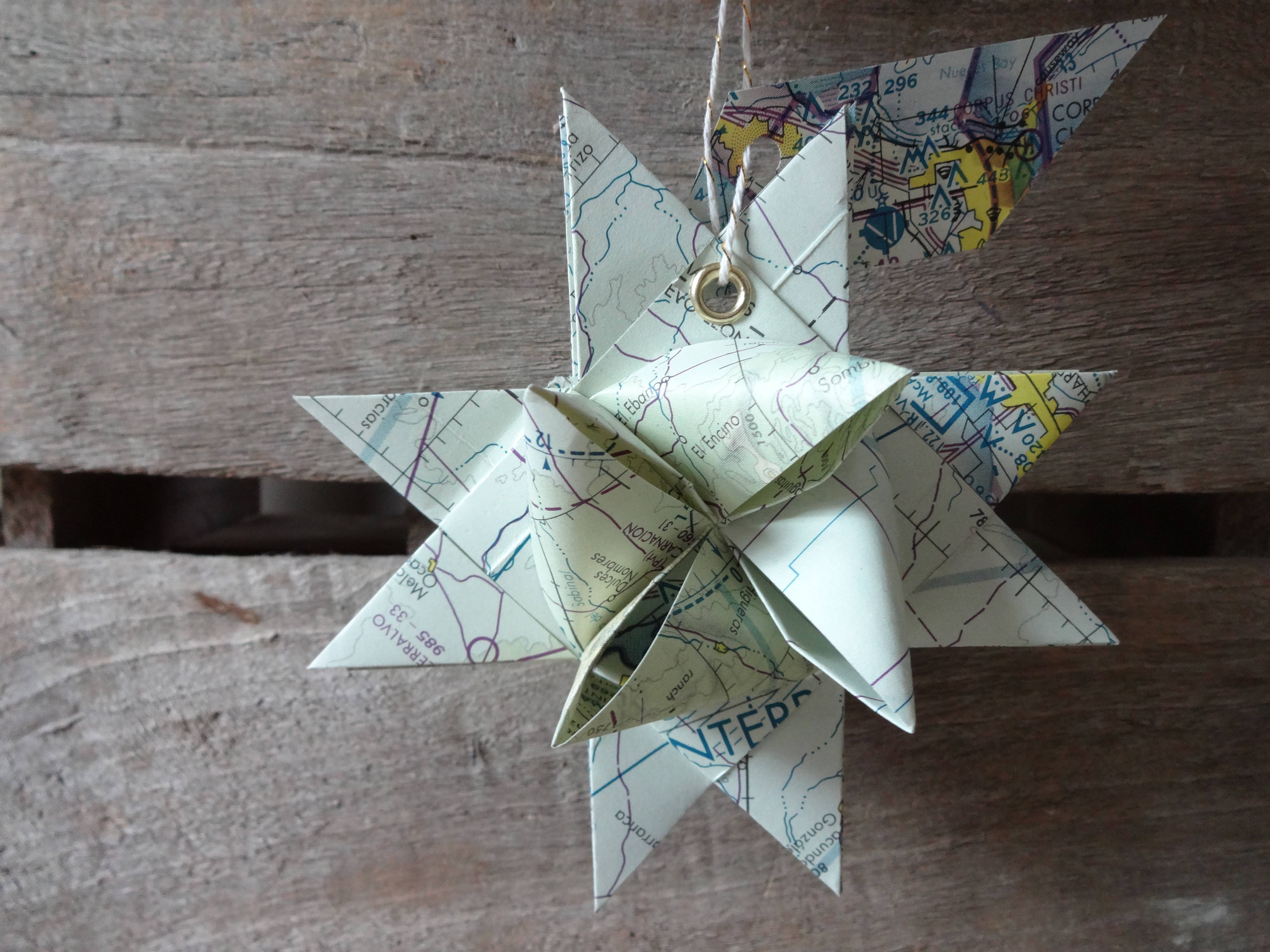 The Foxes Tail – wholesale Ornament – Upcycle Moravian Star Ornament13