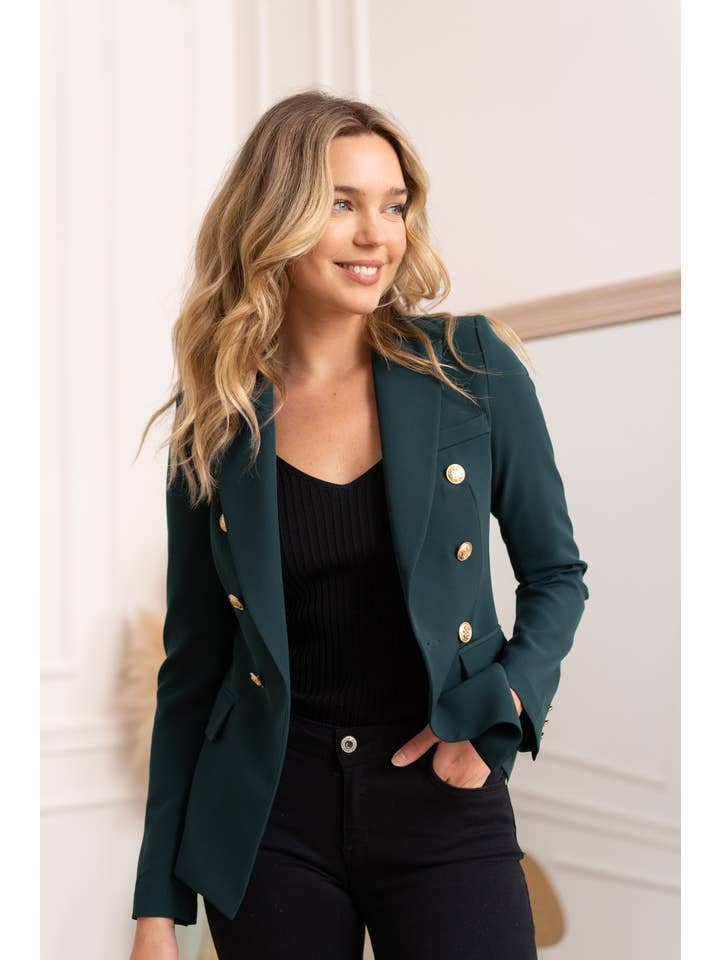 Attentif Paris – Großhandel Blazer – Damen – Attentif Paris zeitloser taillierter Blazer mit doppelreihigem Goldknopfmuster6