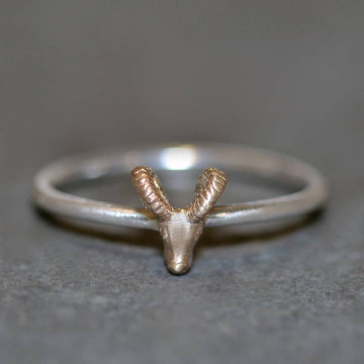 Ram-Ring aus 14 Karat und Sterlingsilber für den Großhandel von Michelle Chang