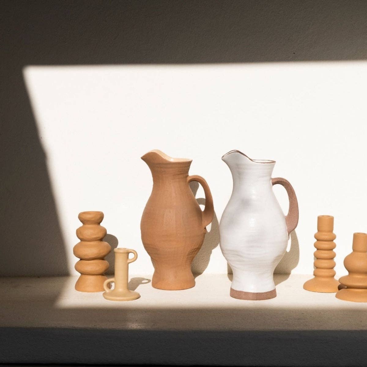 Andrea House – Großhandel Vasen – Weiße Keramikvase in Krugform1