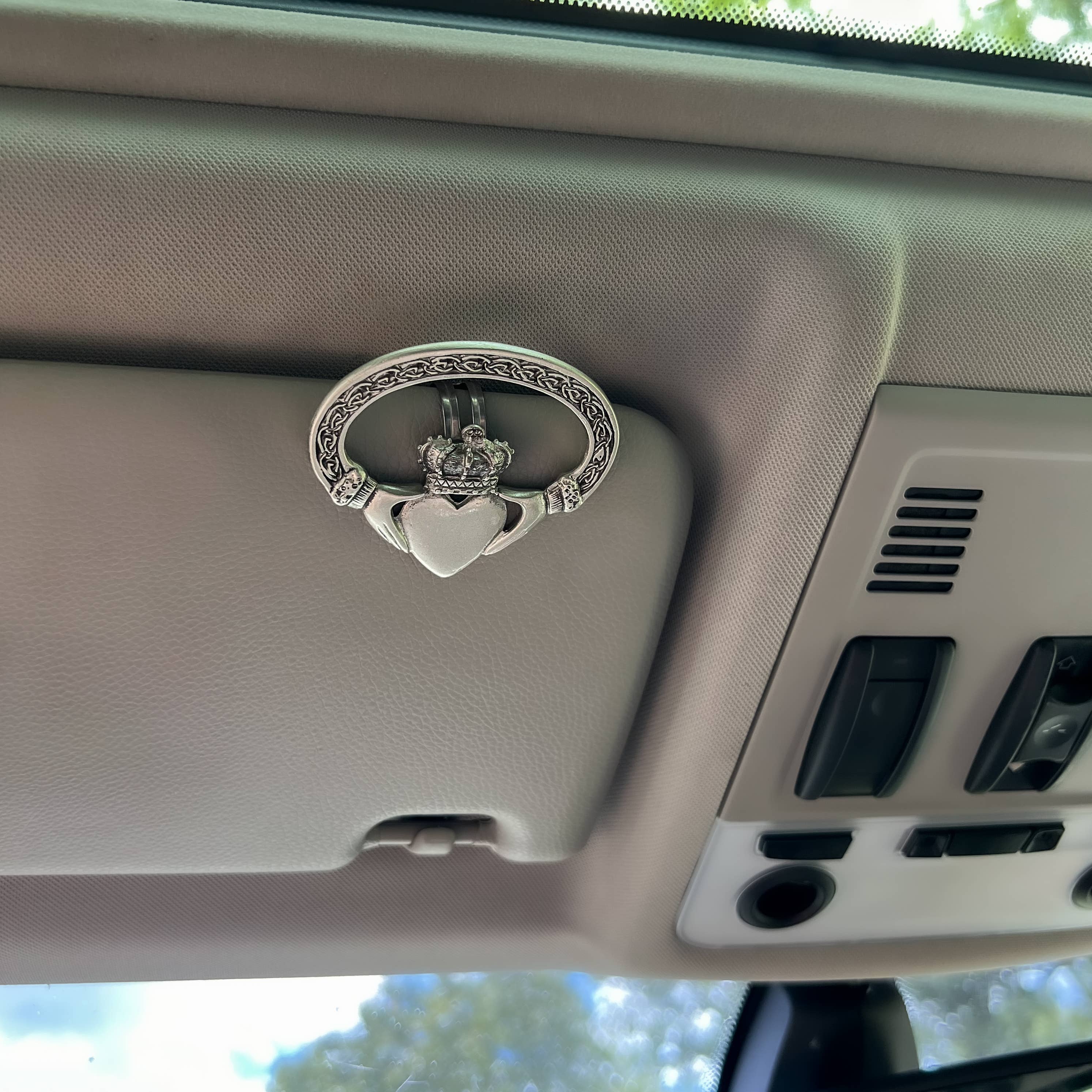 Abbey + CA Gift - Wholesale Visor - Women's - Claddagh Visor Clip4