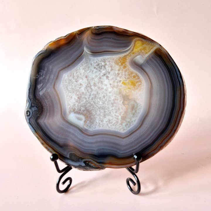 Moonlight Gemstones – wholesale Andlig sten/kristall – Ädelsten (Druzy) Agatskiva på Stativ (11–14 cm) – #7 Jordning, Balans & Naturlig Skönhet