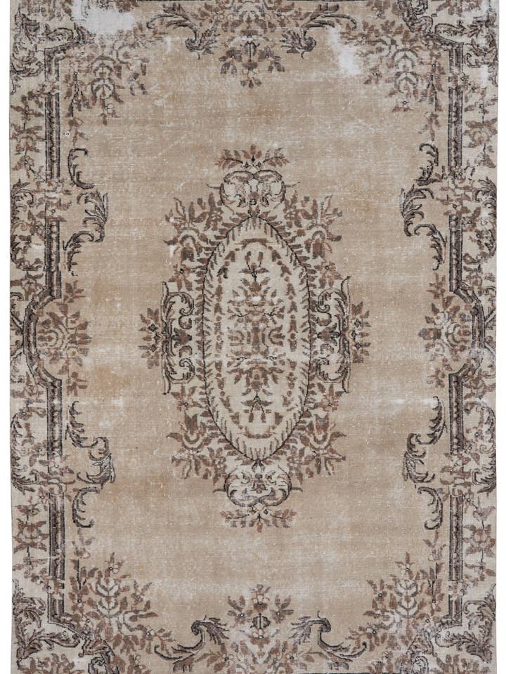 Jayla - 6'2" x 9'10" for wholesale by Biev