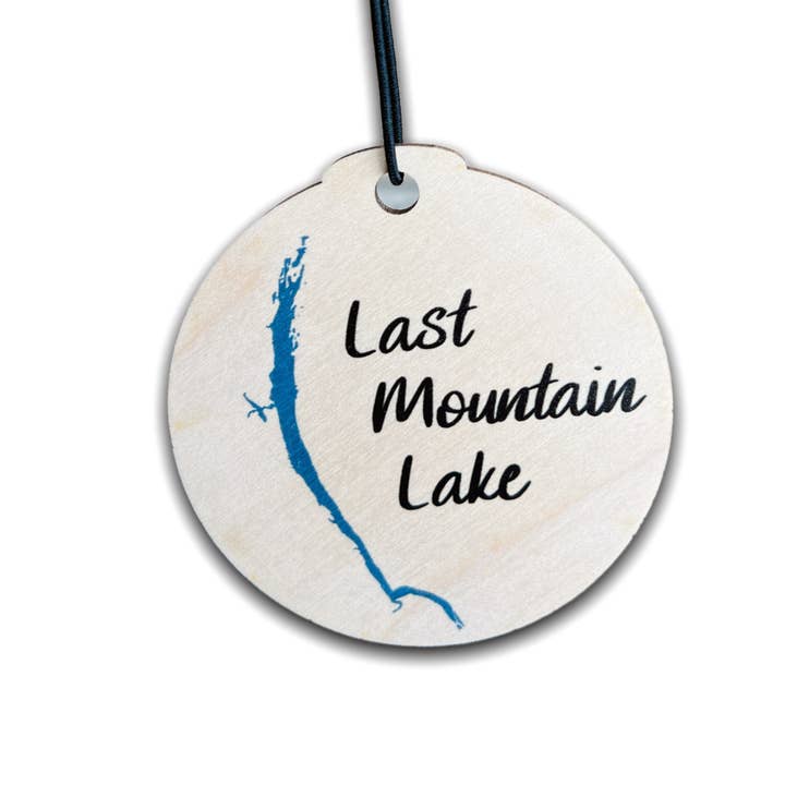Ornement du dernier lac de montagne pour la vente par Sticks & Doodles