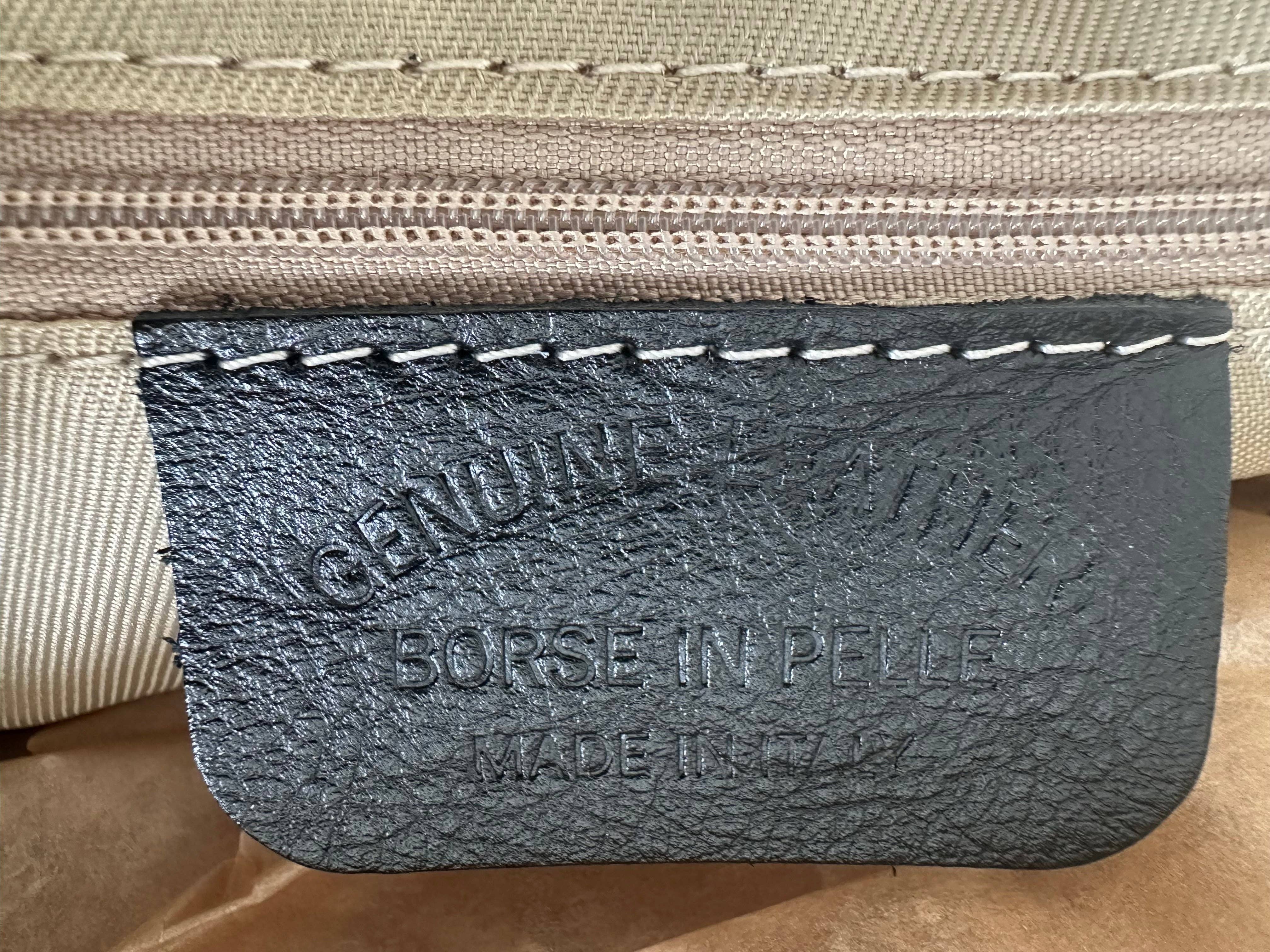 Zhade – Engroshandel Skuldertaske – til kvinder – LUCY stor taske i ægte hamret læder4