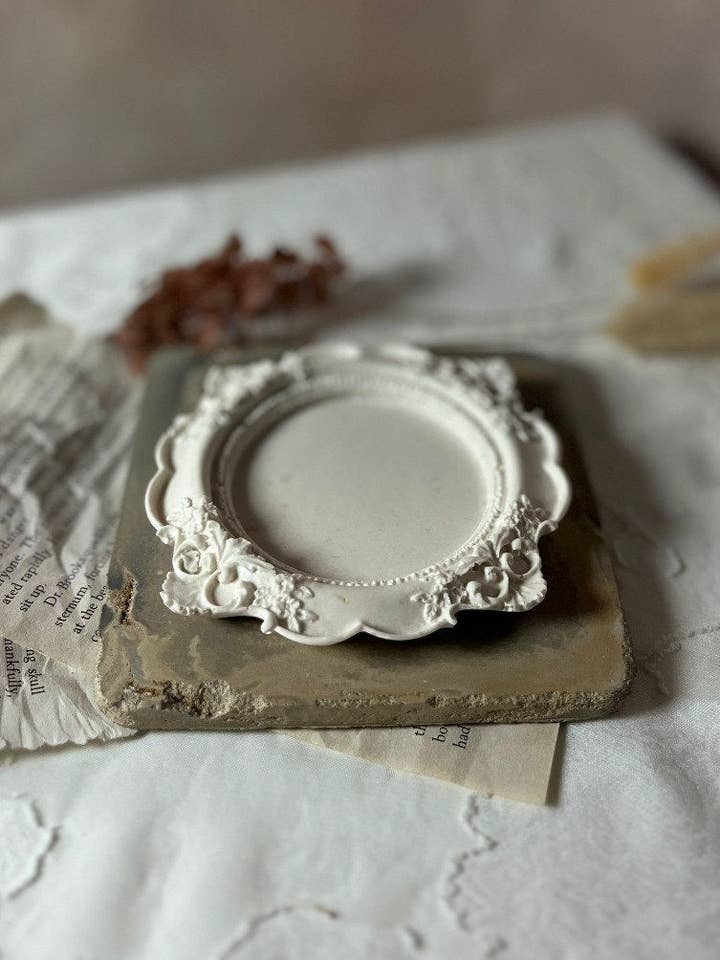 Ornate Round Candle Base for wholesale by Home Pro Idea