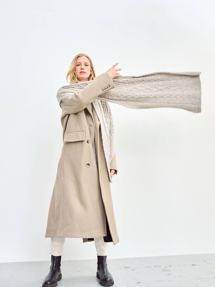 Leenane Aran-scarf i havre för wholesale av Aran Woollen Mills