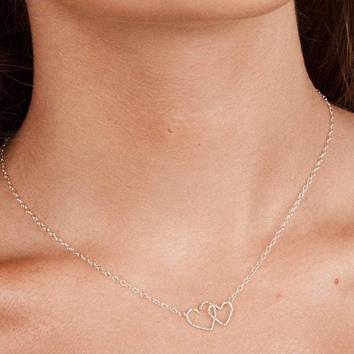 Lucy Ashton Jewellery - Venta al por mayor Collares con colgantes/abalorios - Collar de plata de ley con corazones entrelazados
