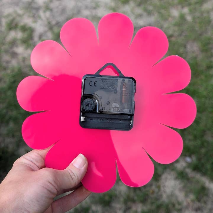Shelfish Modern – wholesale Wall clock – Mini Retro Vintage 1970s Inspired Daisy Wall Clock -Funky Wall Clock - Retro Clock - Flower Power -Mini Clock - Kitchen Clock - Flower Clock1