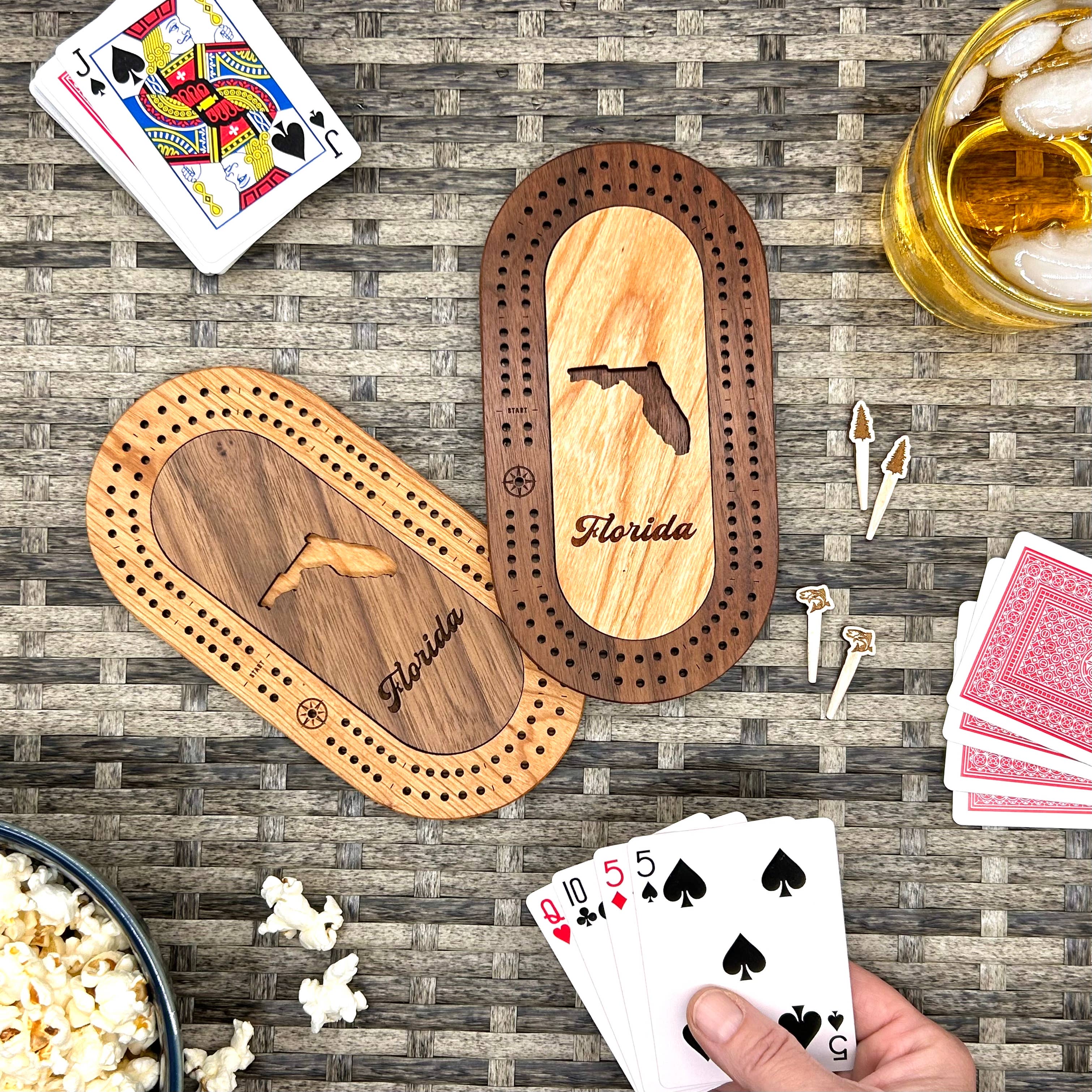 Cast & Carve - Venta al por mayor Juegos de mesa - Juego de minitablas de viaje de EE. UU., con pinzas personalizadas8