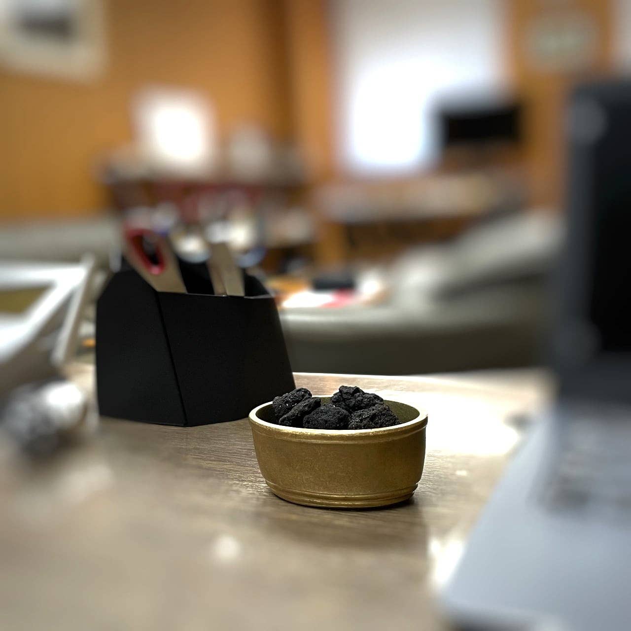 Japacolle — Japan Collections | See Latest News in "About" - Wholesale Aromatherapy Inhaler - a.278 Aroma diffuser with lava stone and brass casting9