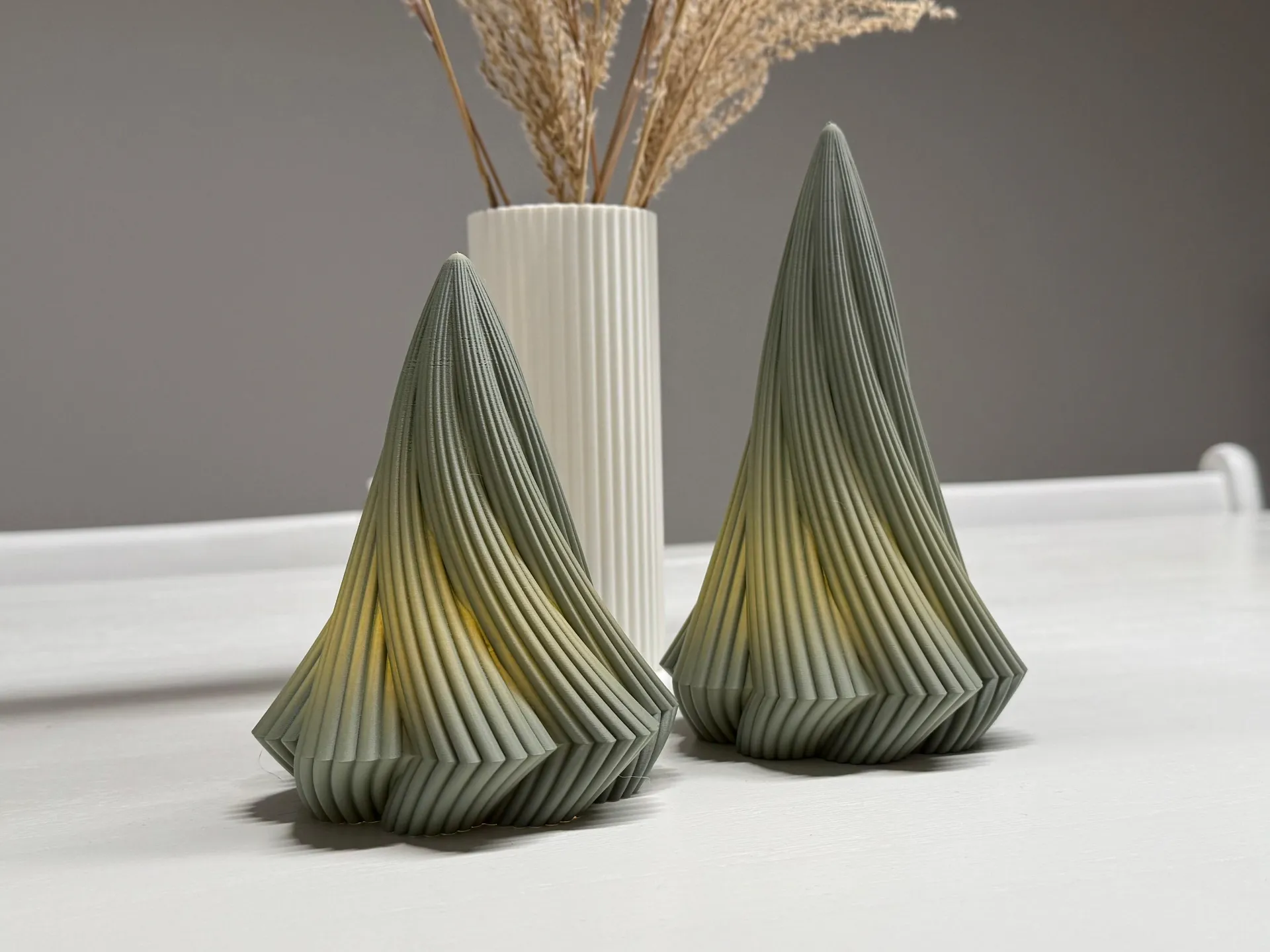 Great American Designs - Wholesale Christmas Decoration - Modern Shabby Chic Cozy Twisted Christmas Tree Decoration1