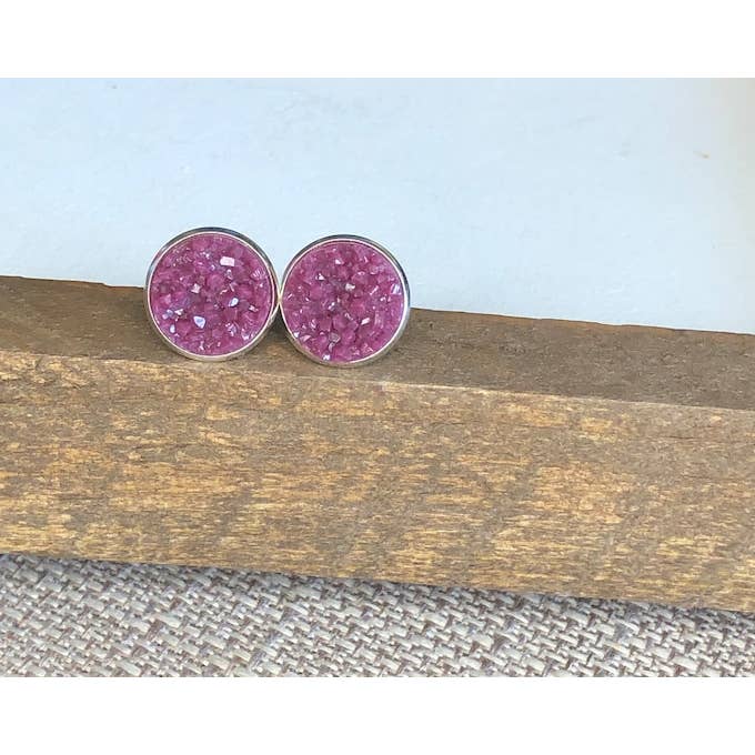Caroline Druzy Studs in Pruim voor wholesale door KL Collective/Designs by Katie Leigh
