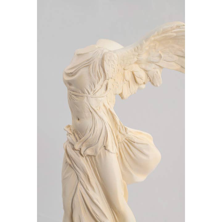 Gdeco - Wholesale Sculpture - Victoria Samothrace Resin Sculpture 33Cm3