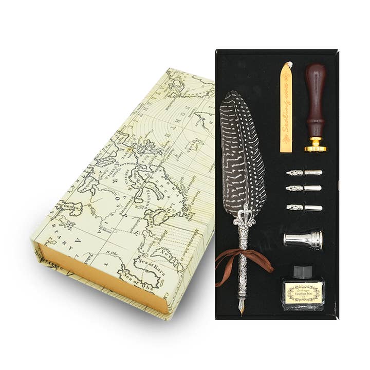 Ensemble Cadeau Boîte Magnétique Carte Stylo Plume - Fauve pour la vente par Mad Witch Ltd
