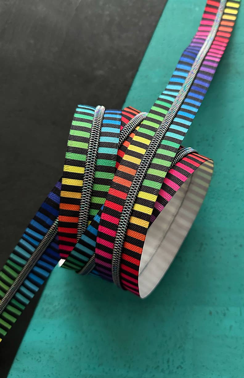 Sassafras Lane Designs - Wholesale Craft Supplies - Wide Rainbow Stripe Zipper Tape with Iridescent teeth2