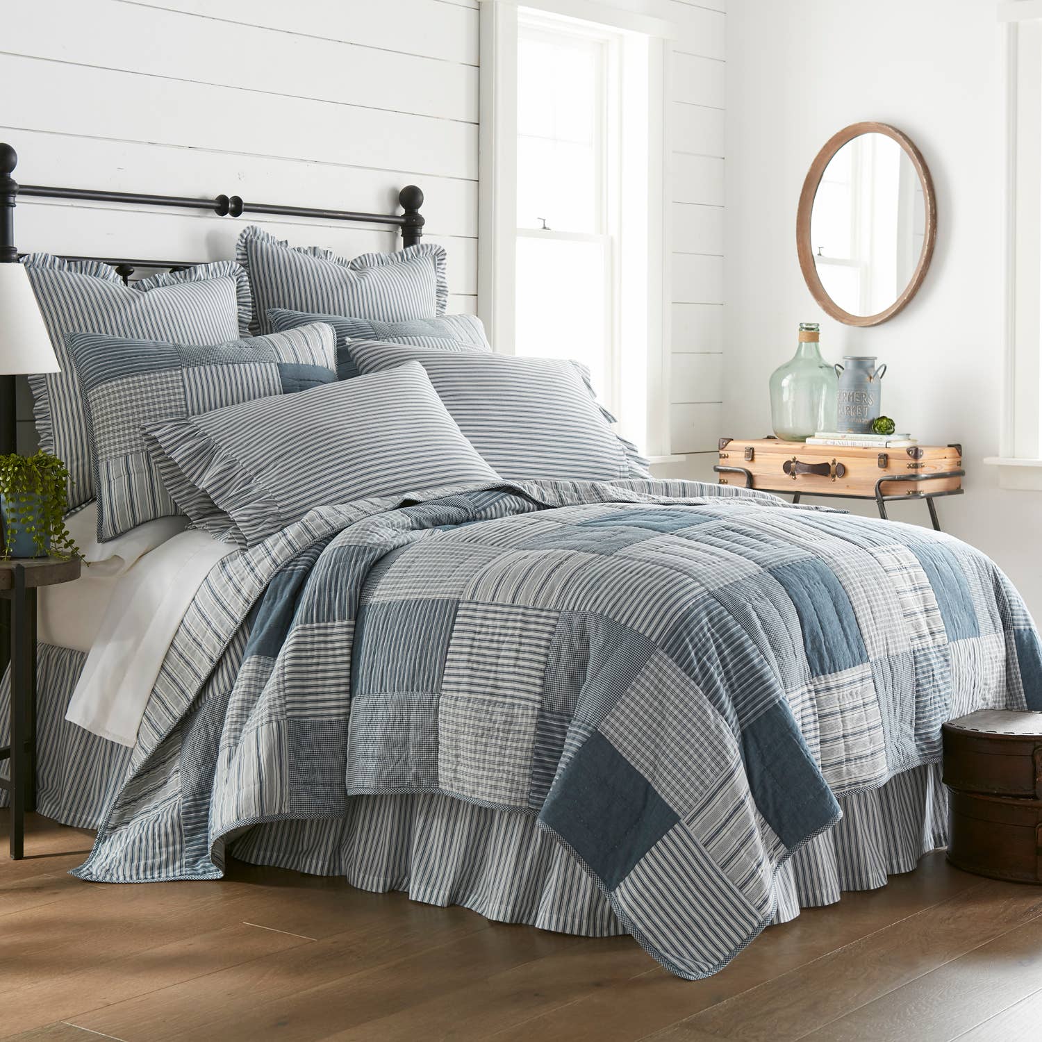 VHC Brands - Vente Courtepointe - Sawyer Mill Couette Queen Bleu 90 x 90 L1