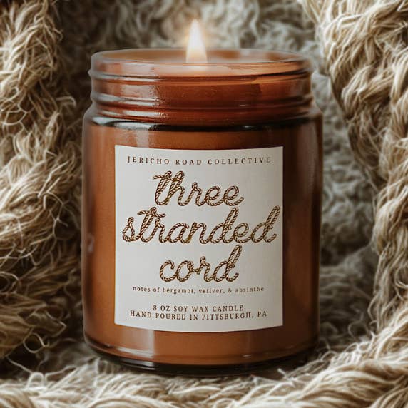 Candela in cera di soia a tre fili per la vendita all'ingrosso da parte di Jericho Road Collective