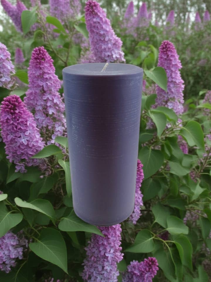 Bougies Pilier en Soja Lilas pour la vente par Kate's Candles co