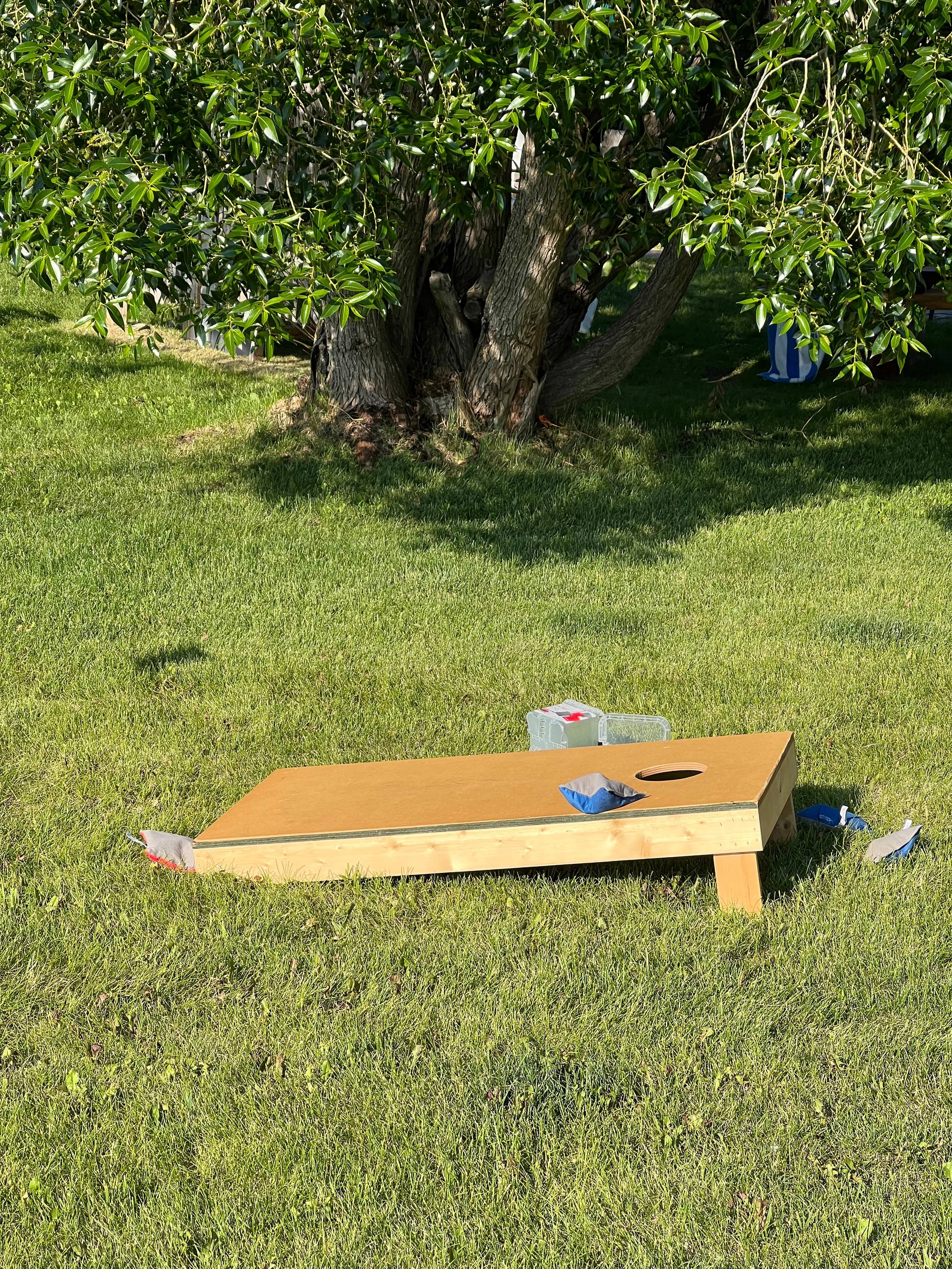 Opalulu - Wholesale Lawn Game - Corn Hole Game