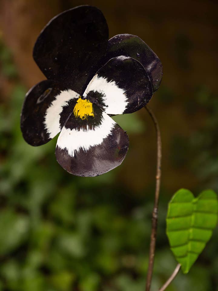 Recycled Metal Garden Artwork - Viola for wholesale by chi-africa