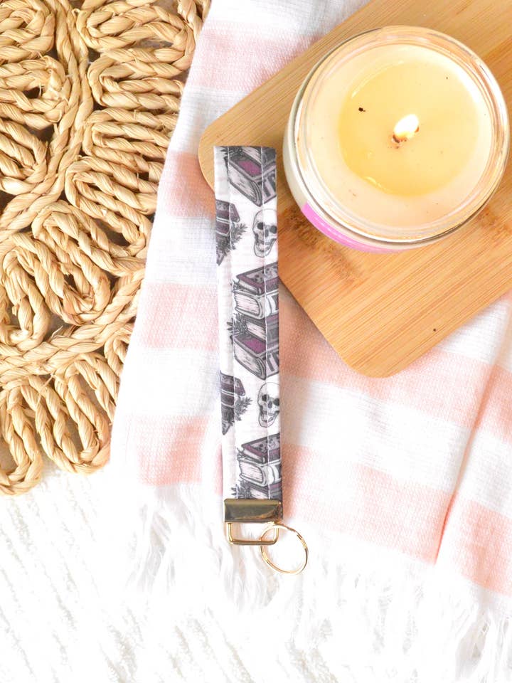 Dark Romance Handgelenktasche für den Großhandel von Book Barn Galore