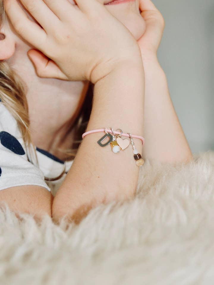 Pot de perles de fabrication de bijoux pour la vente par viv + bo