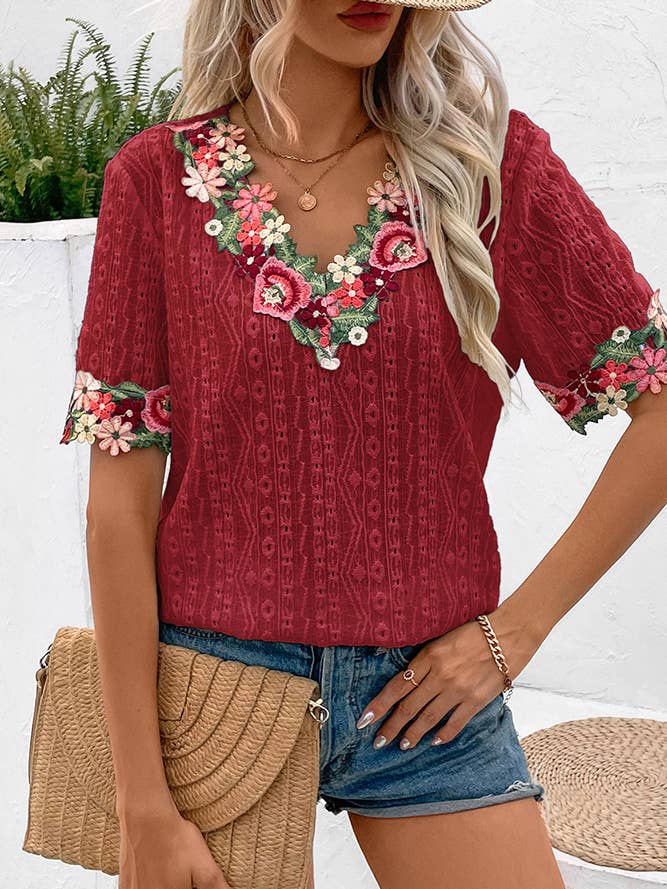UNISHE - Wholesale Blouse - Women's - Plain Eyelet V Neck Embroidery Lace Blouse YBL0785