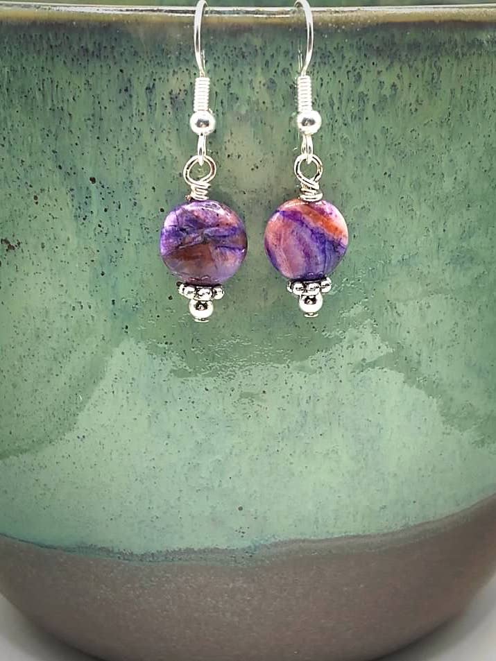 Boucles d'oreilles cercle en agate vio pour la vente par Earth & Sparkle