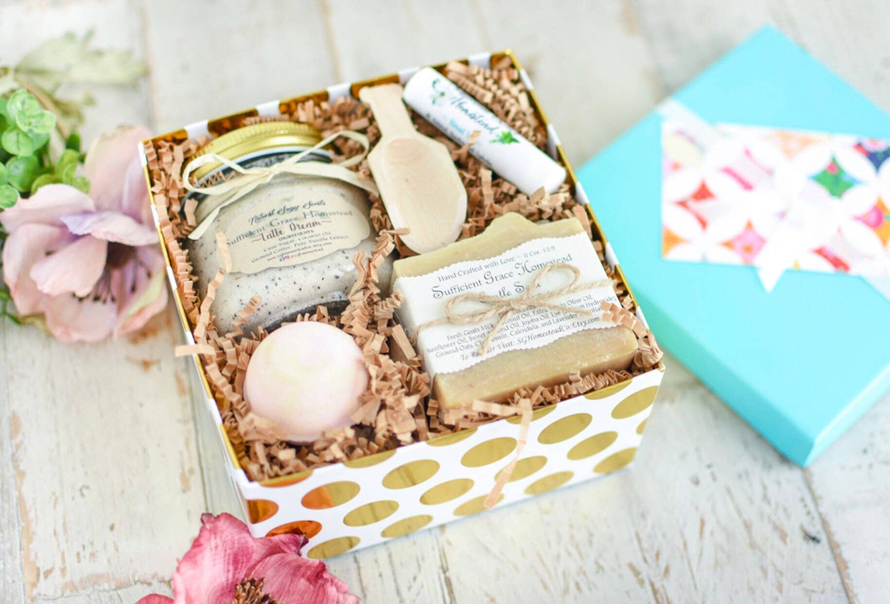 SGHomesteadCo. - Wholesale Bath & Body Set - Natural Skin Care Gift Set for Spring, Self Care Gift Idea3