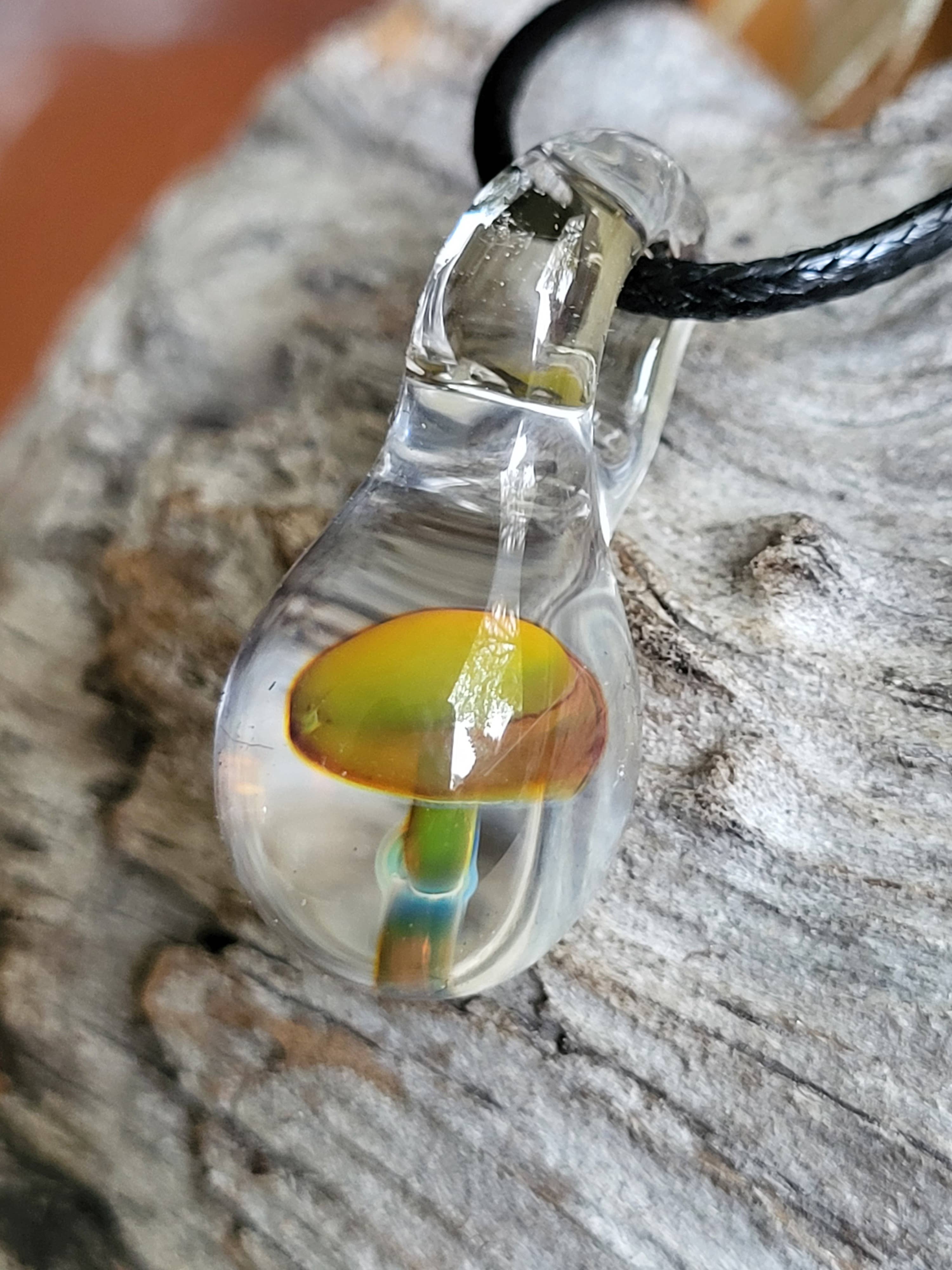 AB Glass Designs – wholesale Hänge-/berlockhalsband – Glass Mushroom Halsband2