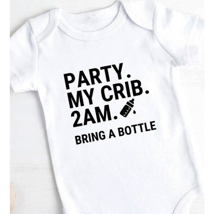 Body Party My Crib 2AM Bring A Bottle pour la vente par Peach Closet