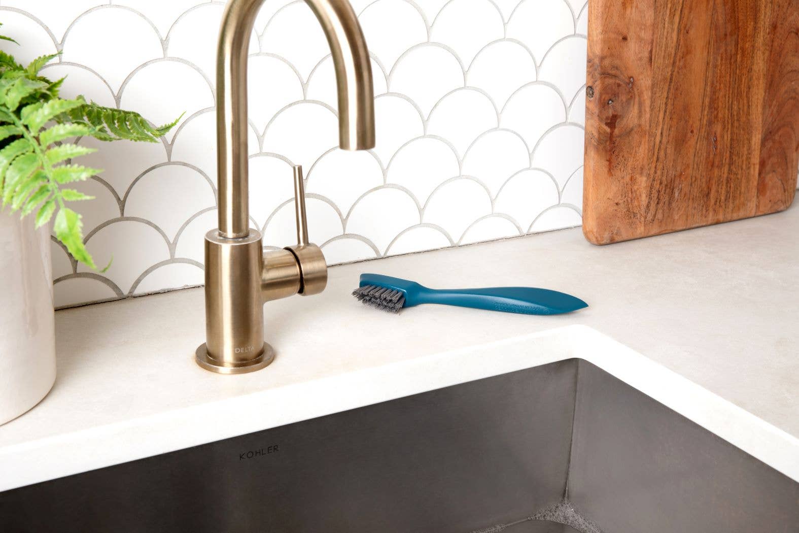 Full Circle Home - Wholesale Cleaning Brush - Clean Ocean - Grout Brush1