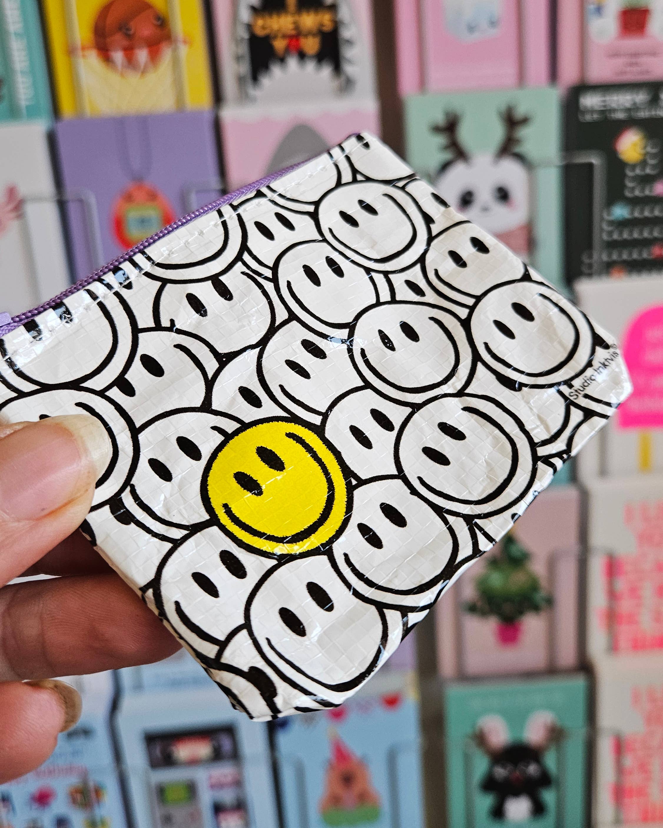 Studio Inktvis - Venta al por mayor Monedero - Unisex - Mini monedero Monedero Caritas sonrientes hechas de plástico reciclado1