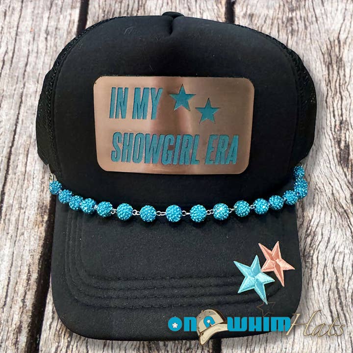 Dans ma casquette de camionneur époque showgirl avec chaîne en strass pour la vente par On a Whim Hats