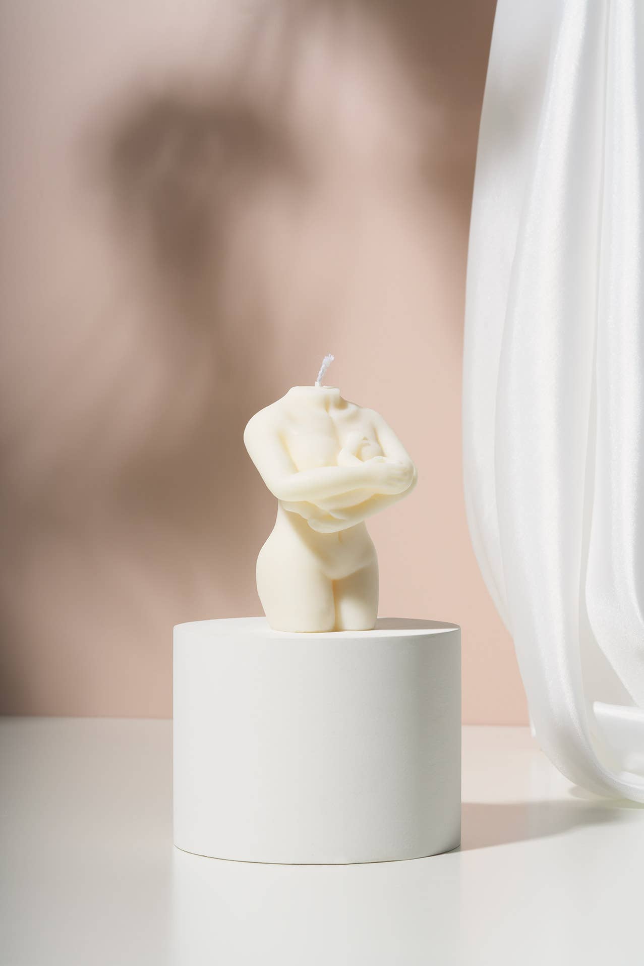 ByLula – wholesale Novelty candle – BreastFeeding Female Torso0