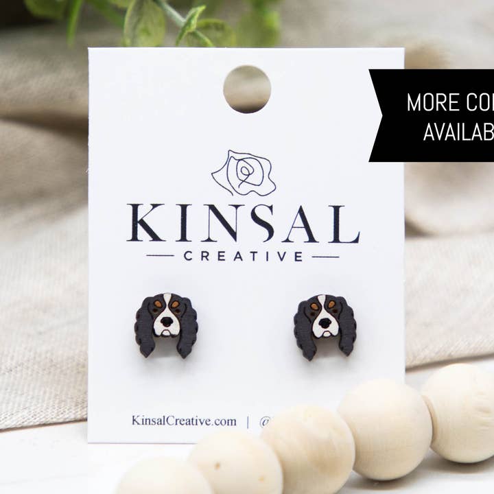 Cavalier King Charles Spaniel Hund Øreringe i Træ for engroshandel hos Kinsal Creative