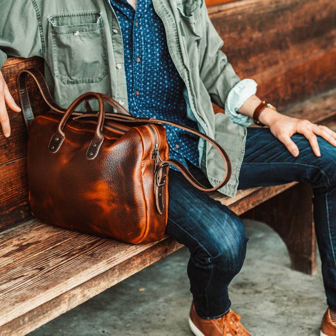 Serviette fine en cuir de buffle rétréci beige pour la vente par Jack Foster Leather