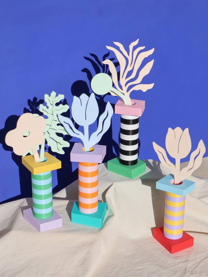 Vase Curio pour la vente par Other shapes