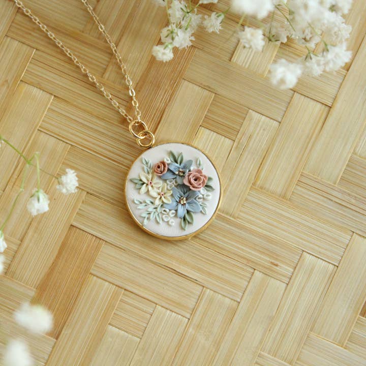 The Watermark Design - Wholesale Pendant/Charm Necklace - Vintage Lace Wildflower Bouquet Necklace4