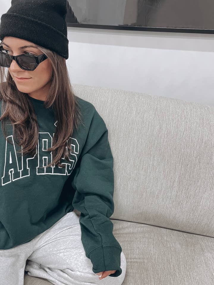 Adult APRES Crewneck for wholesale by Roots Home