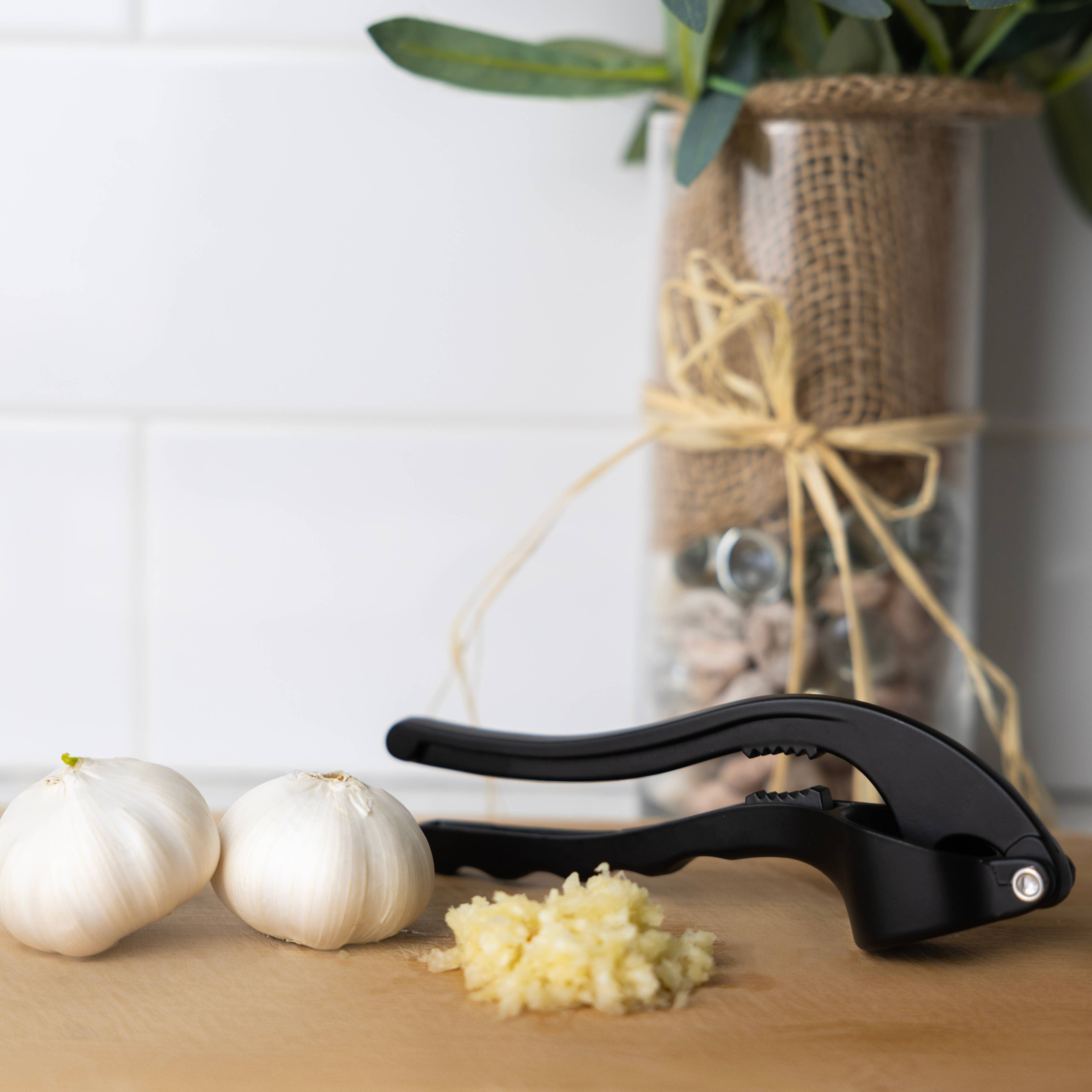 Fox Run Brands - Wholesale Kitchen Tool/Gadget - Fox Run Cast Aluminum Garlic Press, 6" Garlic Crusher1
