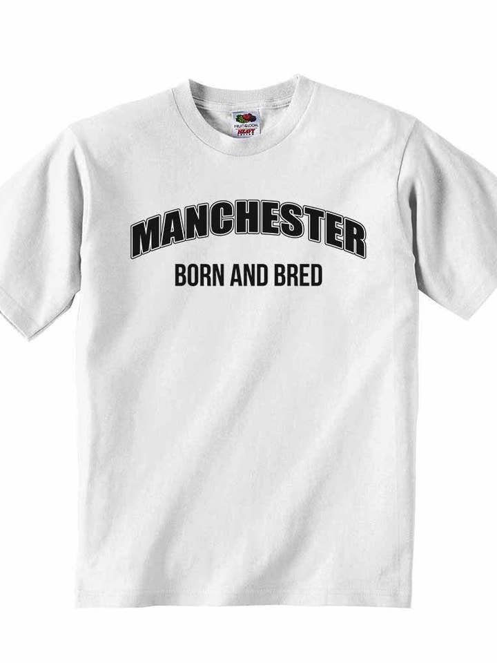 Manchester Born and Bred - Maglietta per bambino per la vendita all'ingrosso da parte di Little Ratbag
