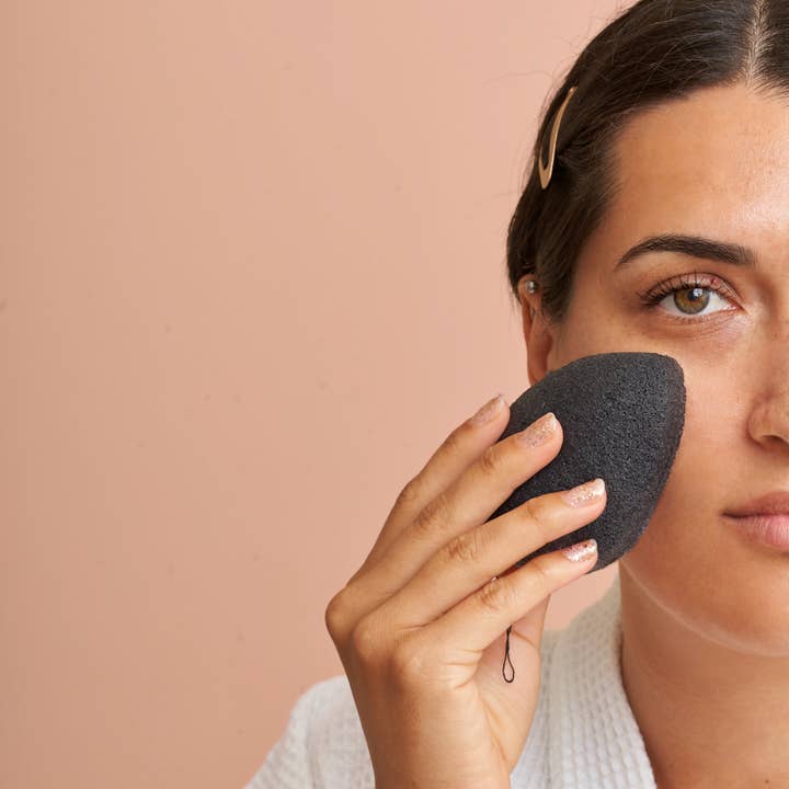 BKIND - Wholesale Facial Cleanser - Package-Free Konjac Sponges - Bamboo Charcoal