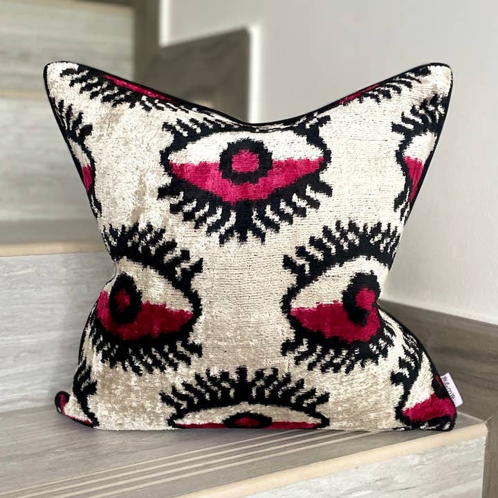 Velvet Ikat Cushion Blink | Velvet Ikat Pillow Blink för wholesale av Mila∞Miro by Emelie