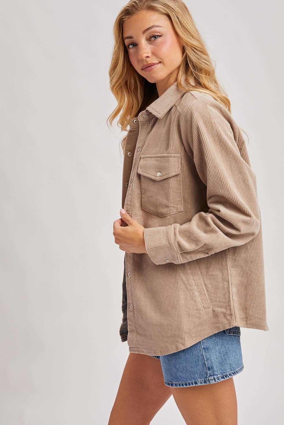 Bluivy – wholesale Shirt Jacket/Shacket - Women’s – CORDUROY BUTTON DOWN SHACKET WITH POCKETS23