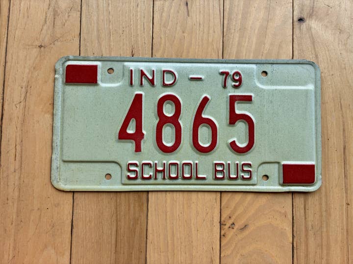 Plaque d'immatriculation d'autobus scolaire de l'Indiana de 1979 pour la vente par RusticPlates