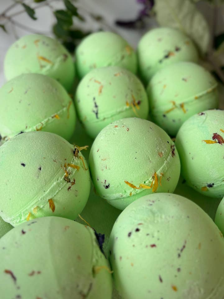 Flower Love Big Bath Bomb 225-250g for wholesale by You're Gorgeous, Room3